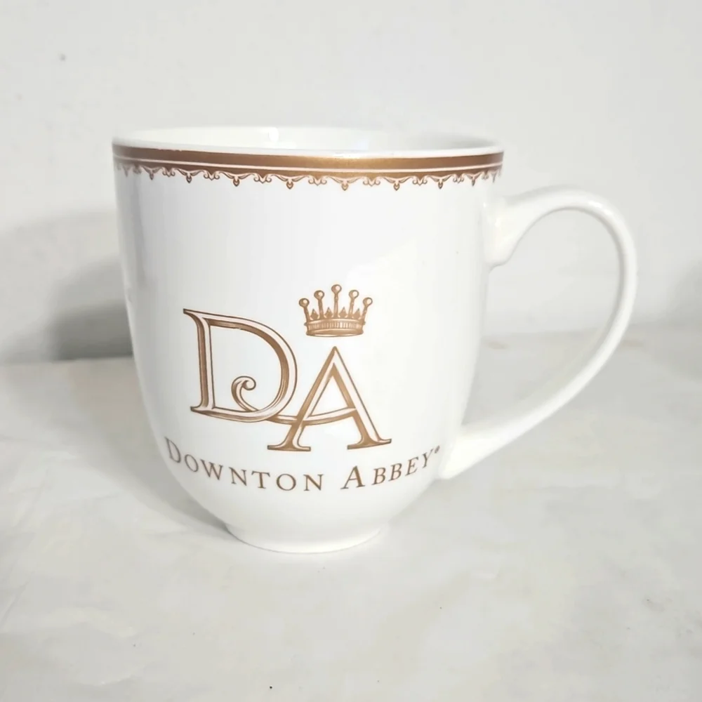 EUC World Market Limited Edition Downton Abbey White & Gold 2014 Crown D